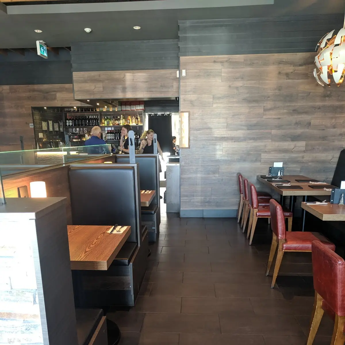 Vibe, TWO STONES GRILL