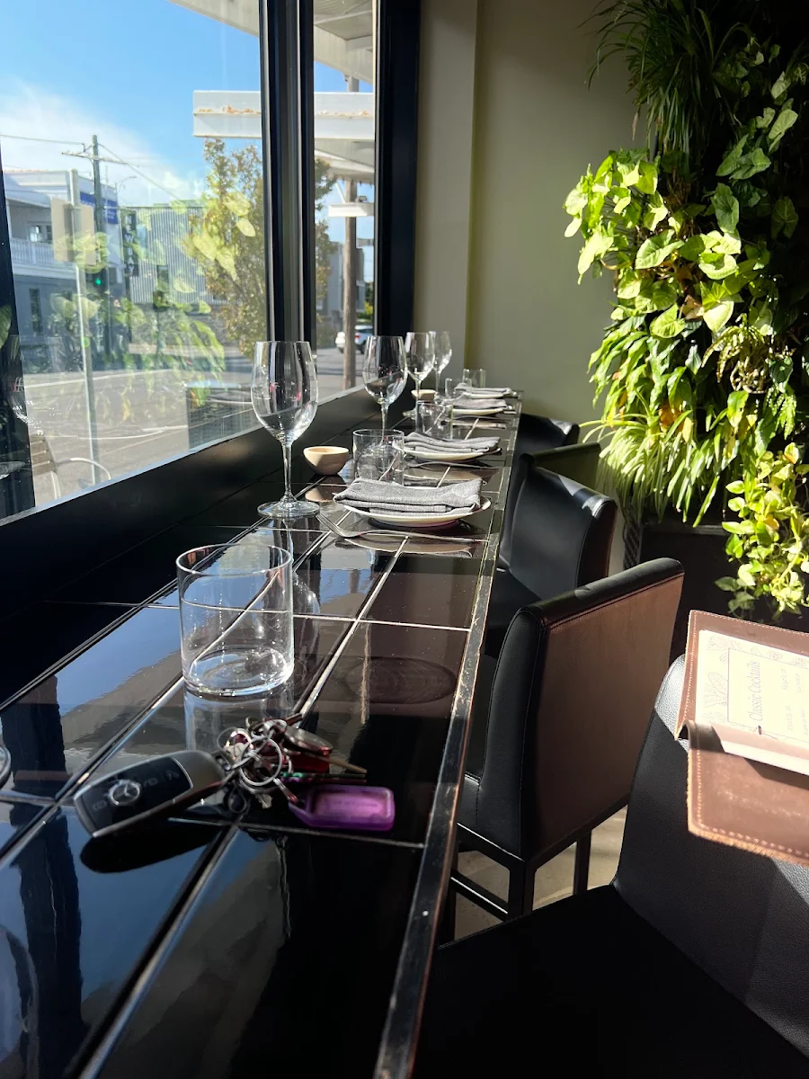 Vibe, Aromi Restaurant