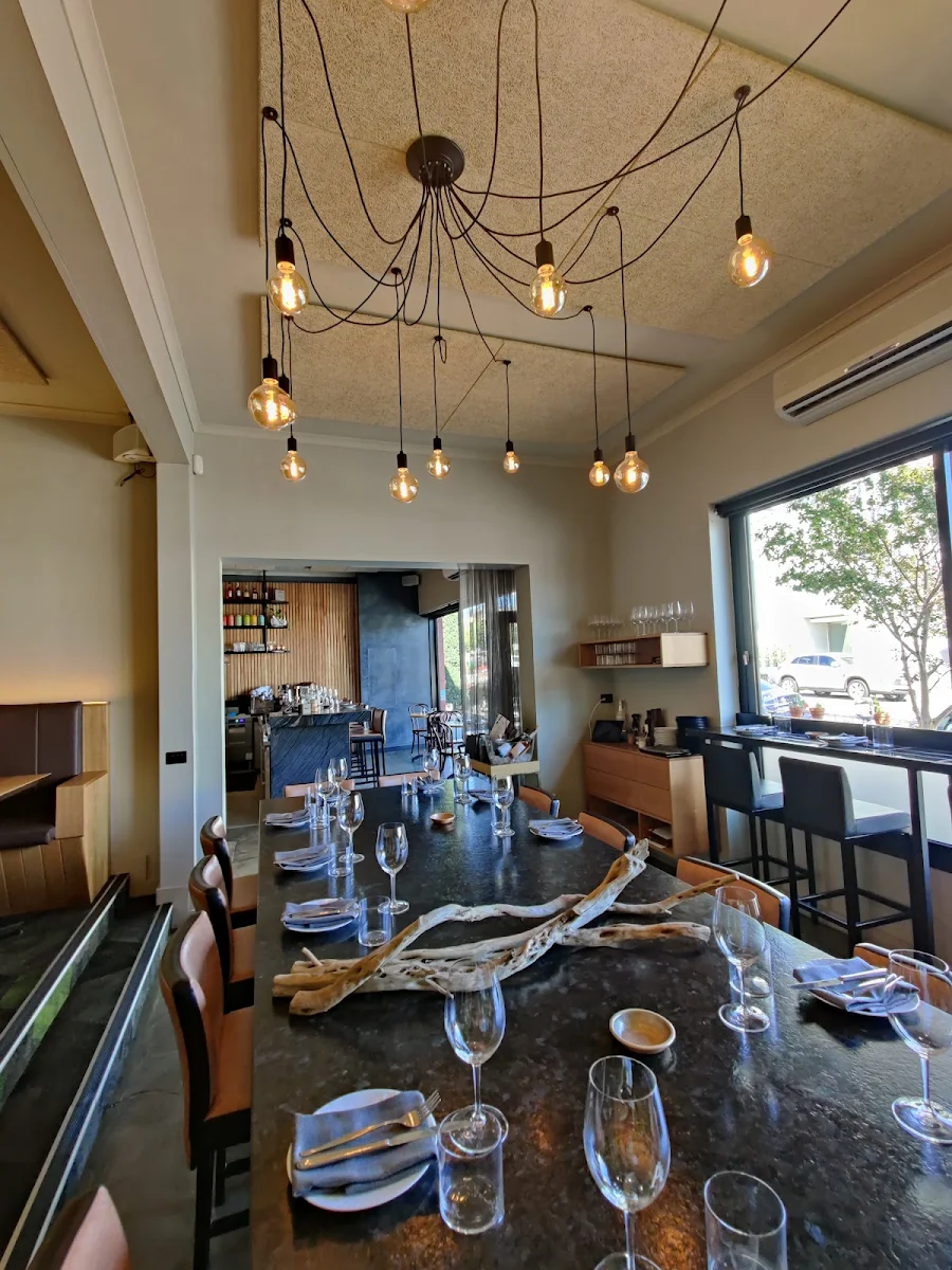 Vibe, Aromi Restaurant