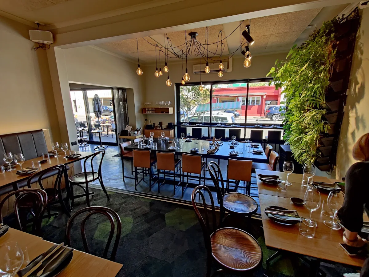 Vibe, Aromi Restaurant