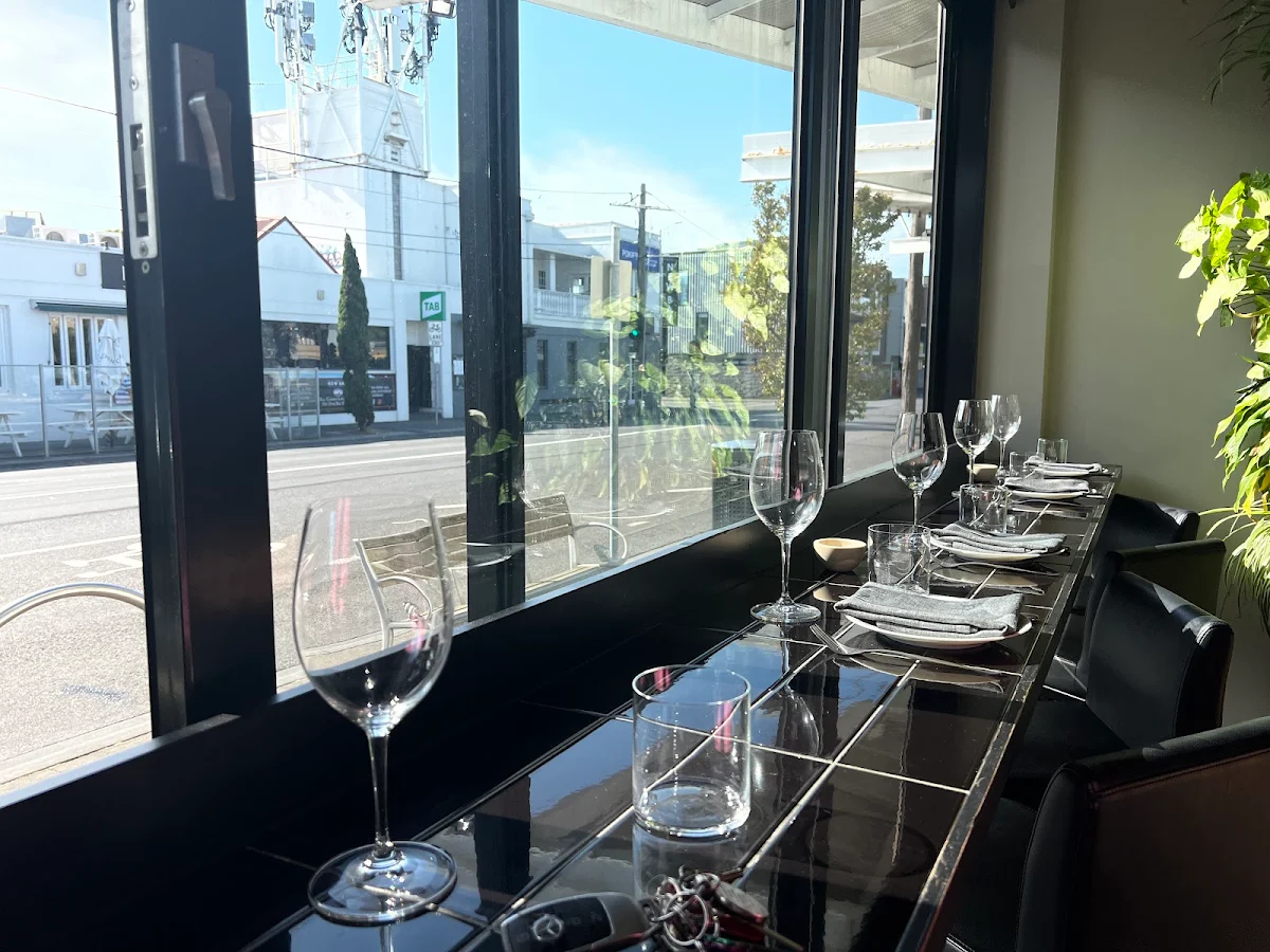 Vibe, Aromi Restaurant