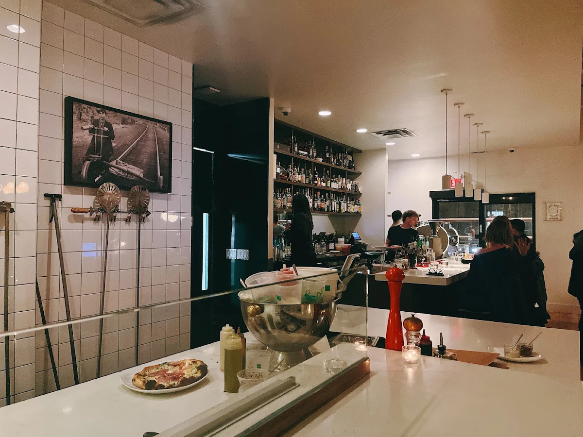 Vibe, Pizzeria Gusto