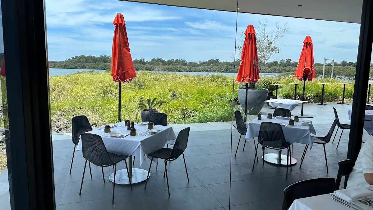 Vibe, Oliveto Ristorante & Bar