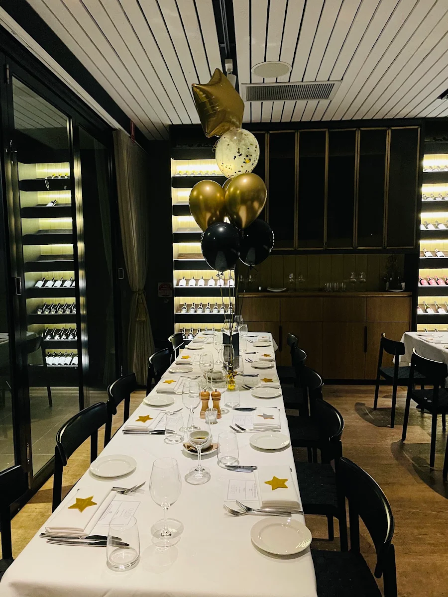 Vibe, Oliveto Ristorante & Bar