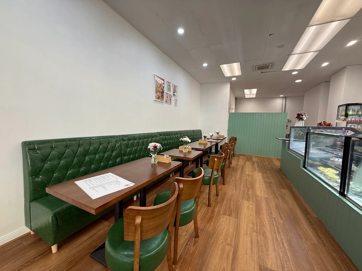 Vibe, Sweet Rose Café