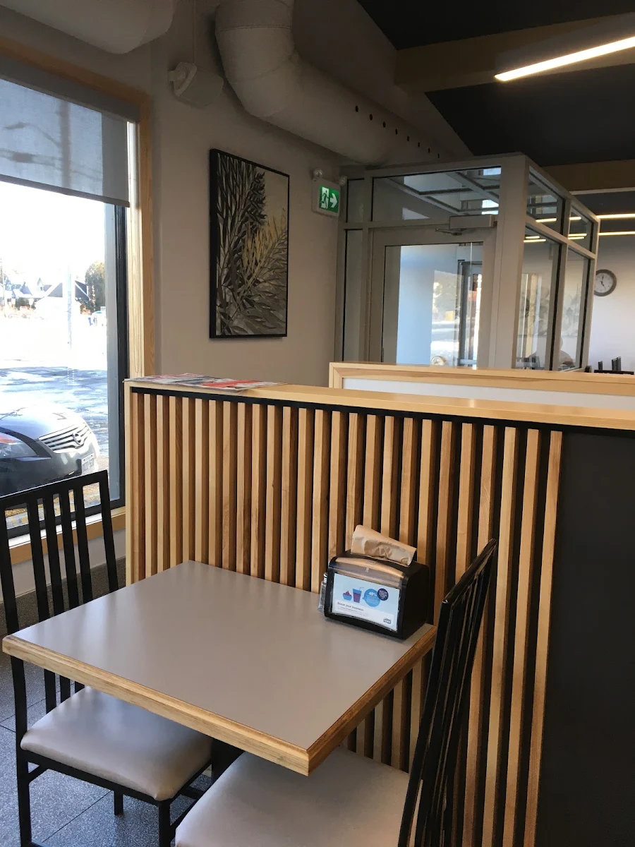 Vibe, Ottawa Shawarma Palace
