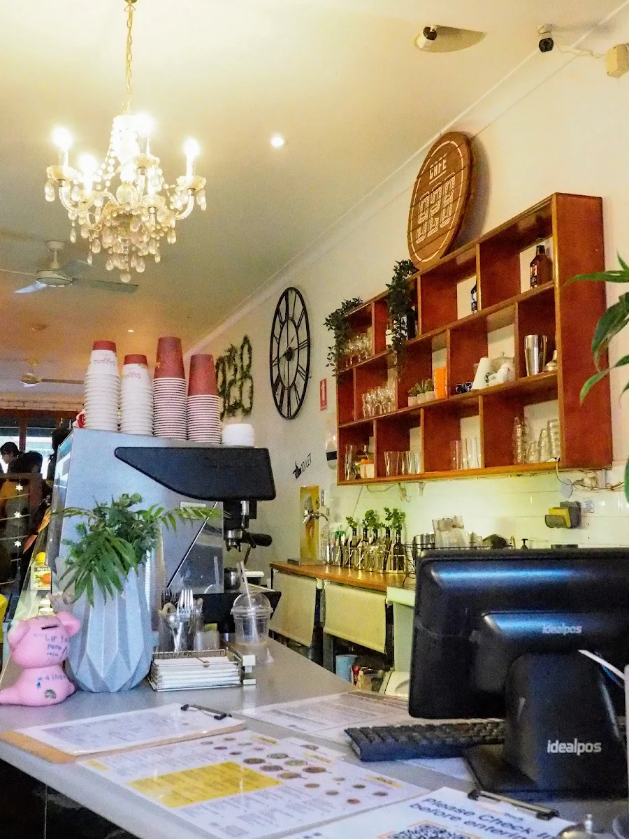 Vibe, Cafe 928