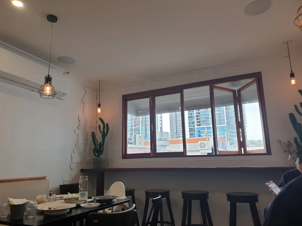 Vibe, Cafe 928