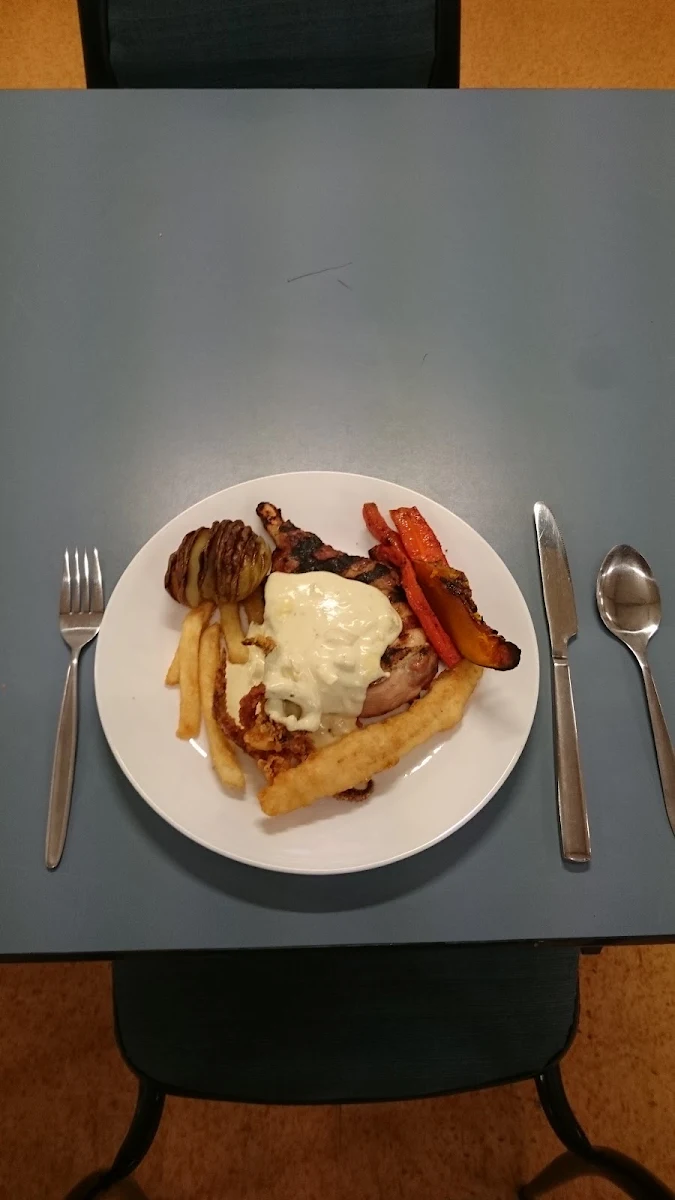 Food & drink, AAOK Moondarra Caravan Park