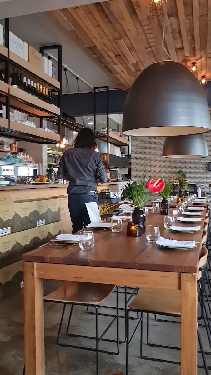 Vibe, Luxsmith Restaurant + Bar