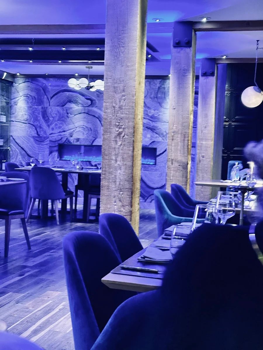 Vibe, XXI Chophouse