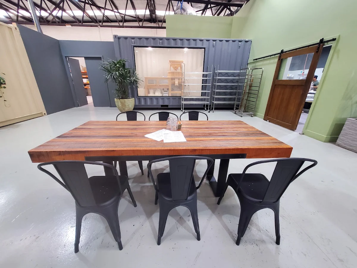 Vibe, The Flour House Bakery