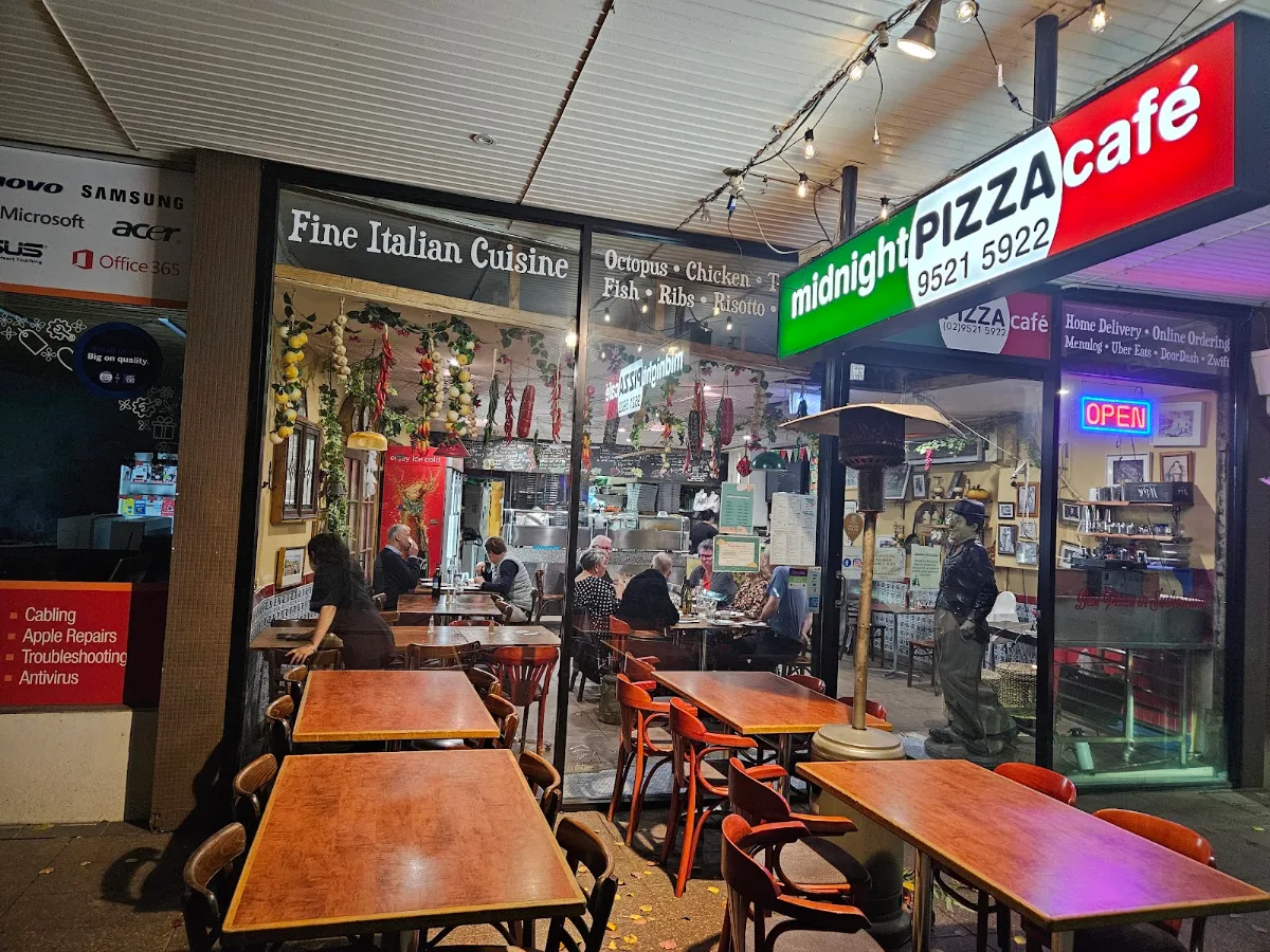 Vibe, Midnight Pizza Cafe