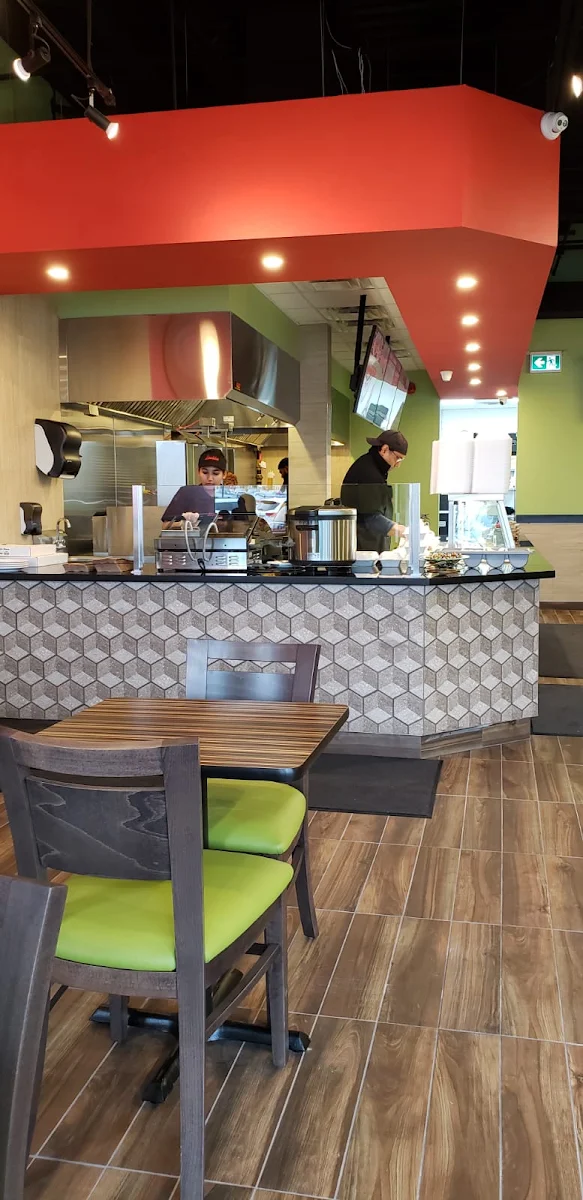 Vibe, Lazeez Shawarma