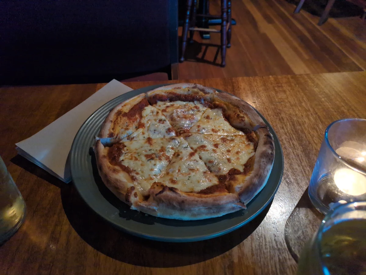 Food & drink, The Thornbury Local