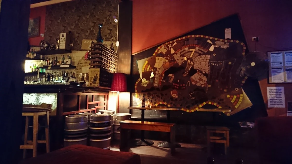 Vibe, The Thornbury Local