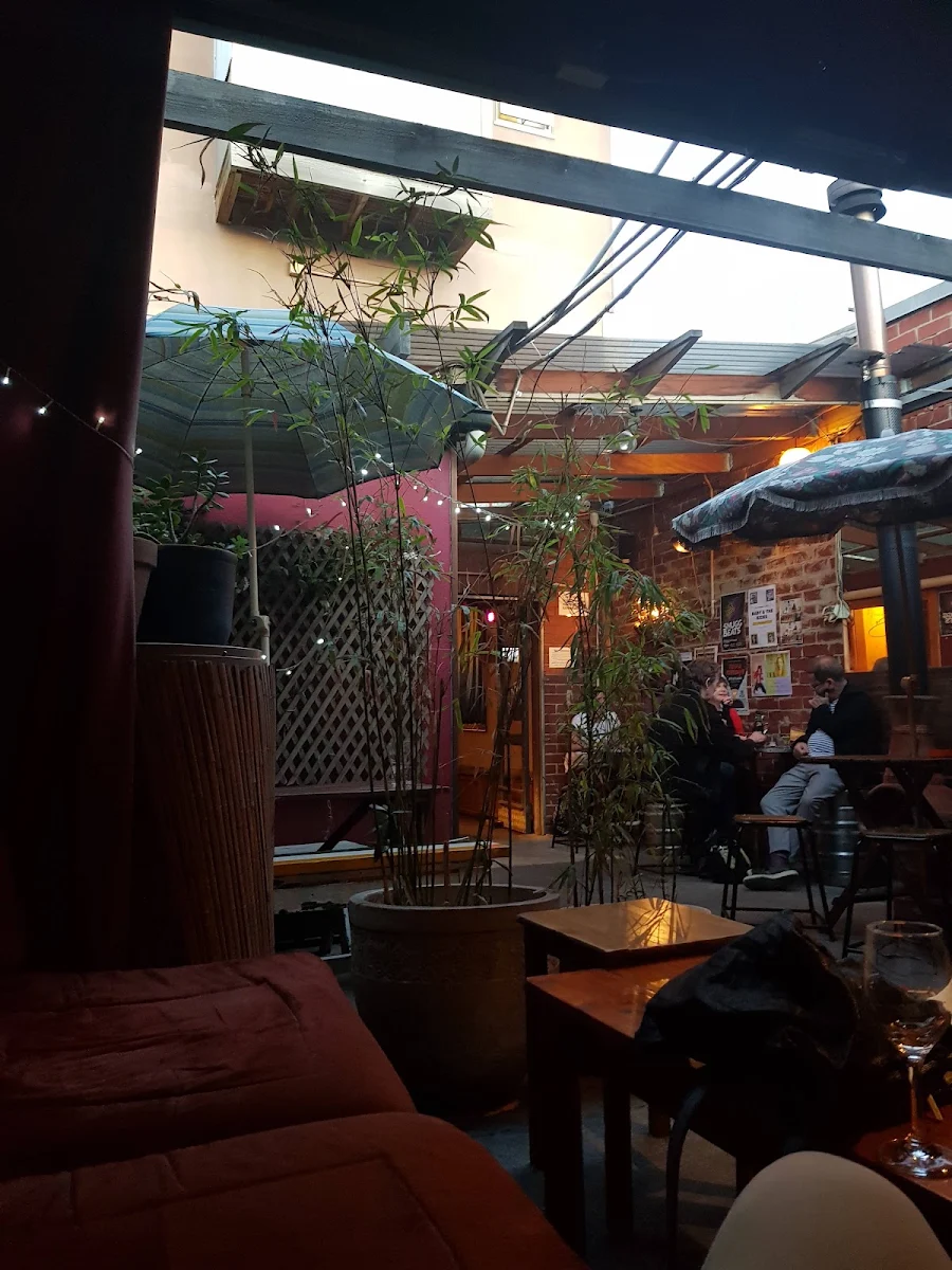 Vibe, The Thornbury Local