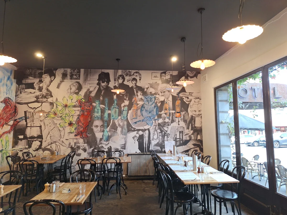 Vibe, KOUKLA CAFE