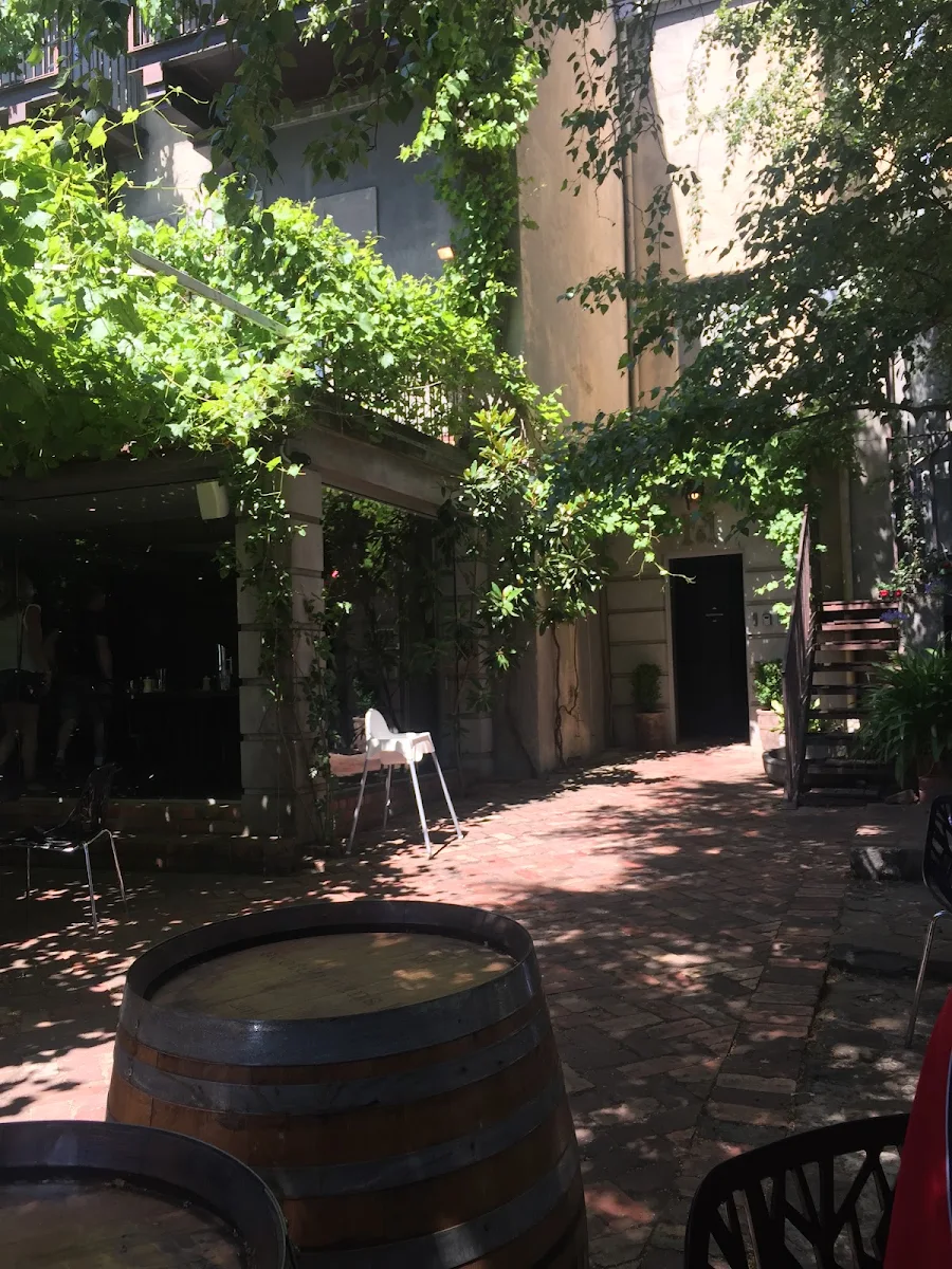 Vibe, KOUKLA CAFE