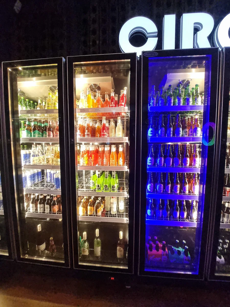 Vibe, Circles Bar & Restaurant
