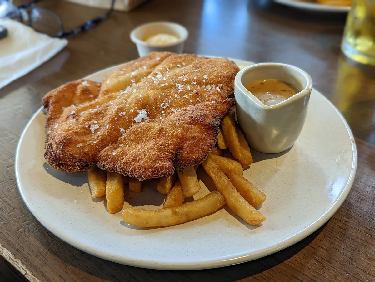 Food & drink, Winghaus Entertainment Quarter