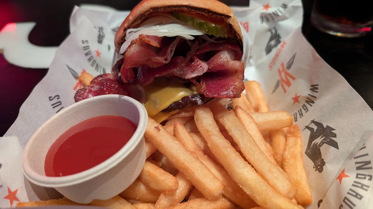 Food & drink, Winghaus Entertainment Quarter