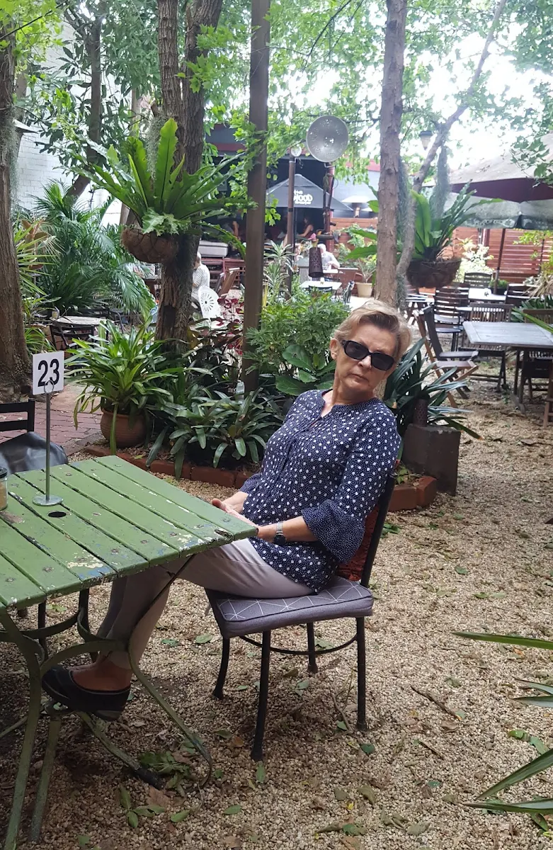 Vibe, The Tea Club Cafe