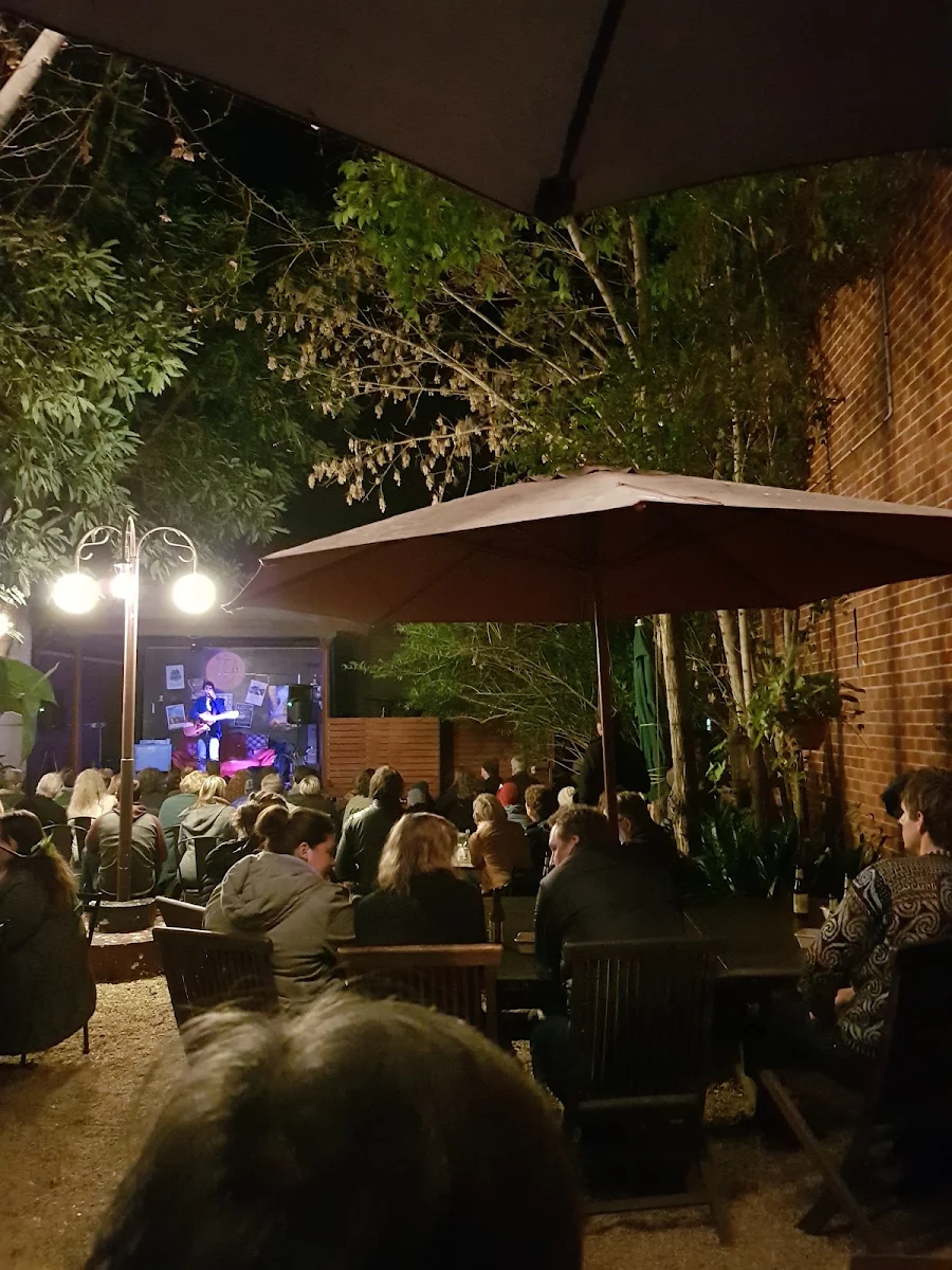 Vibe, The Tea Club Cafe