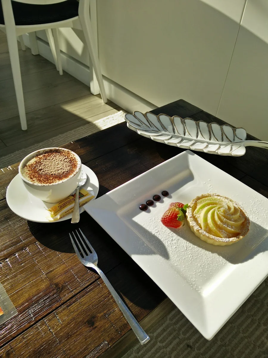 Food & drink, Le Pavilion Cafe