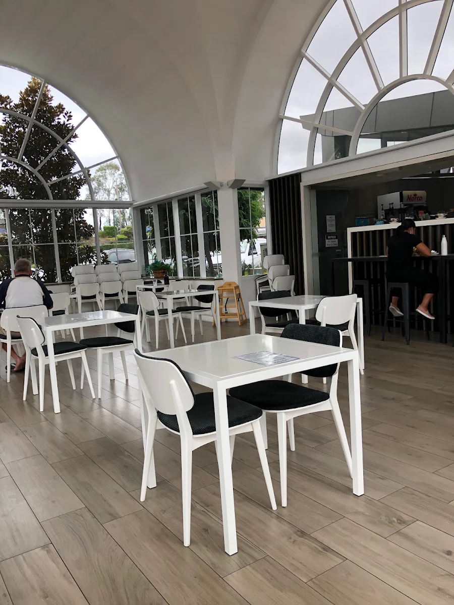 Vibe, Le Pavilion Cafe