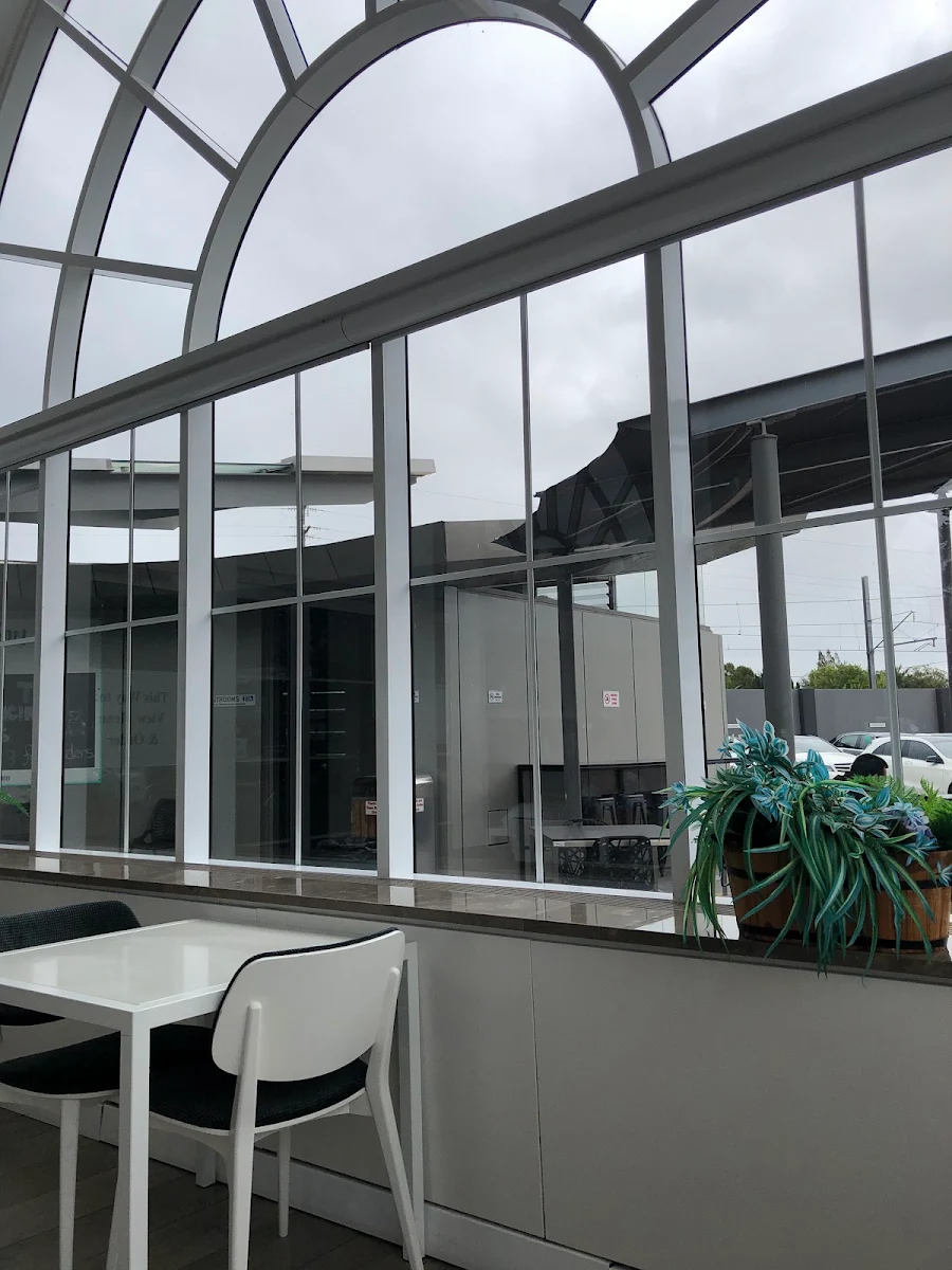 Vibe, Le Pavilion Cafe