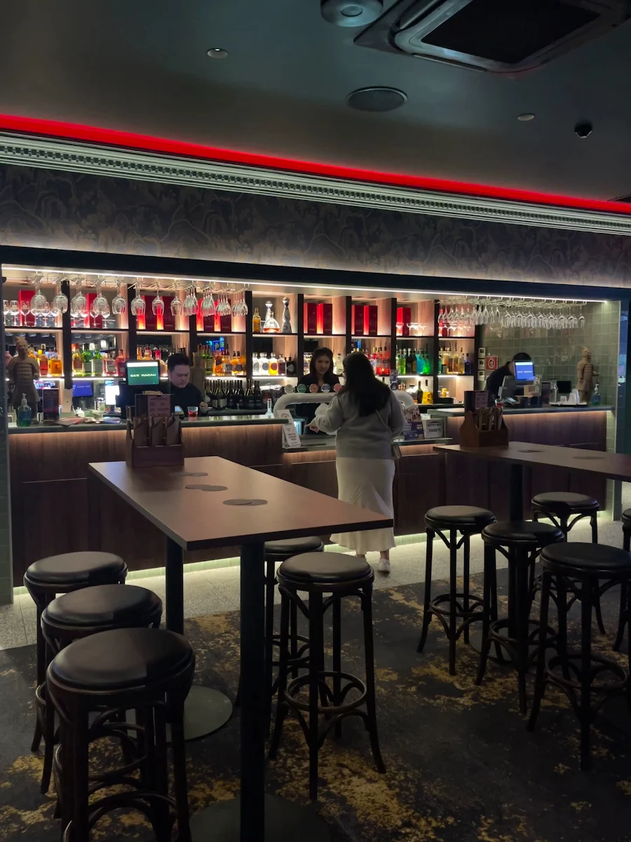 Vibe, M Bar