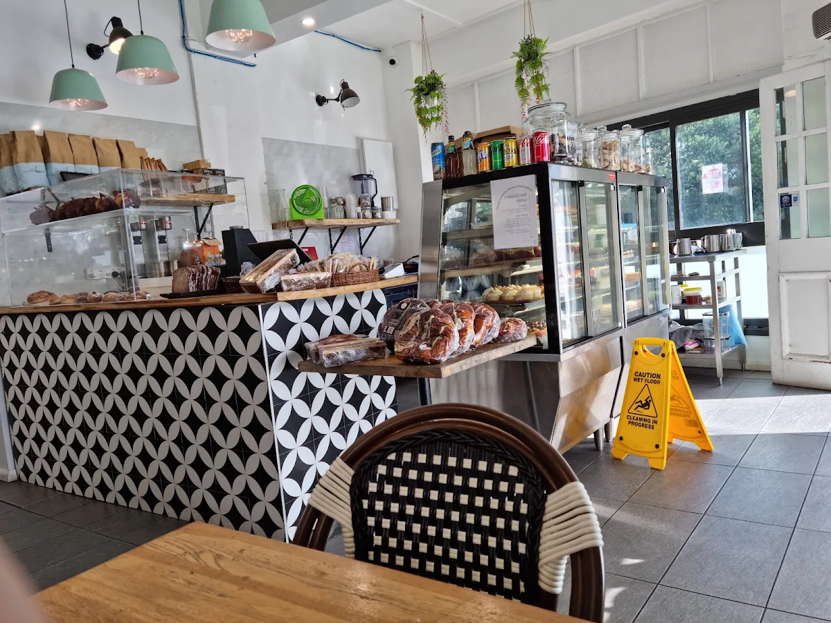 Vibe, Jesse's Cafe