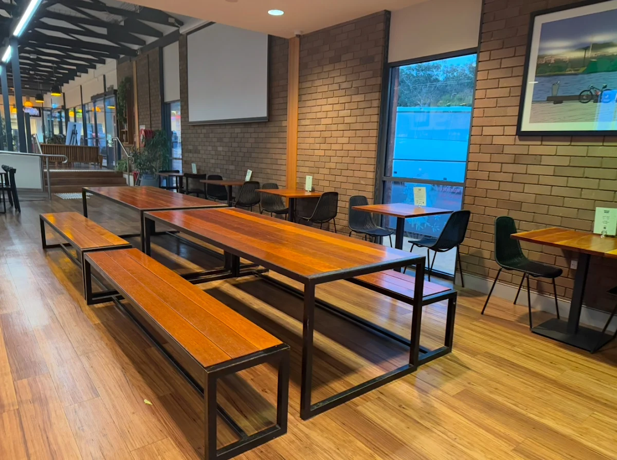Vibe, The Verandah