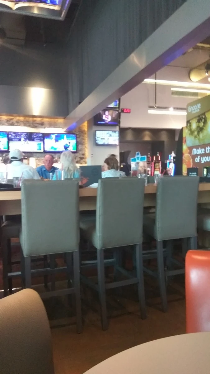Vibe, The Well Public House at Elements Casino Chilliwack