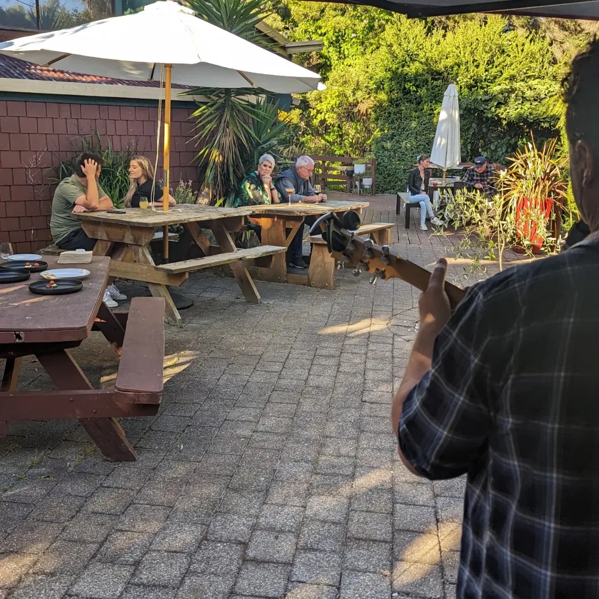 Vibe, Secret Serenity Café