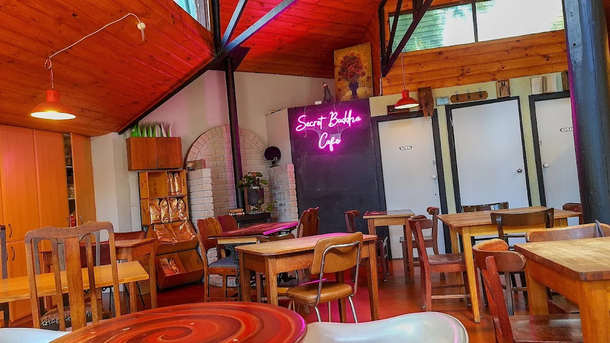 Vibe, Secret Serenity Café