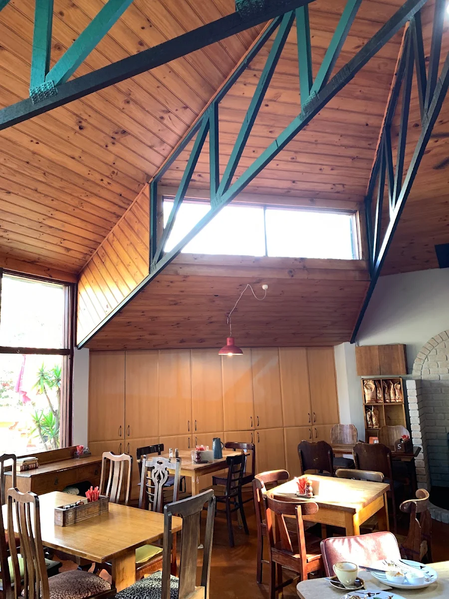 Vibe, Secret Serenity Café
