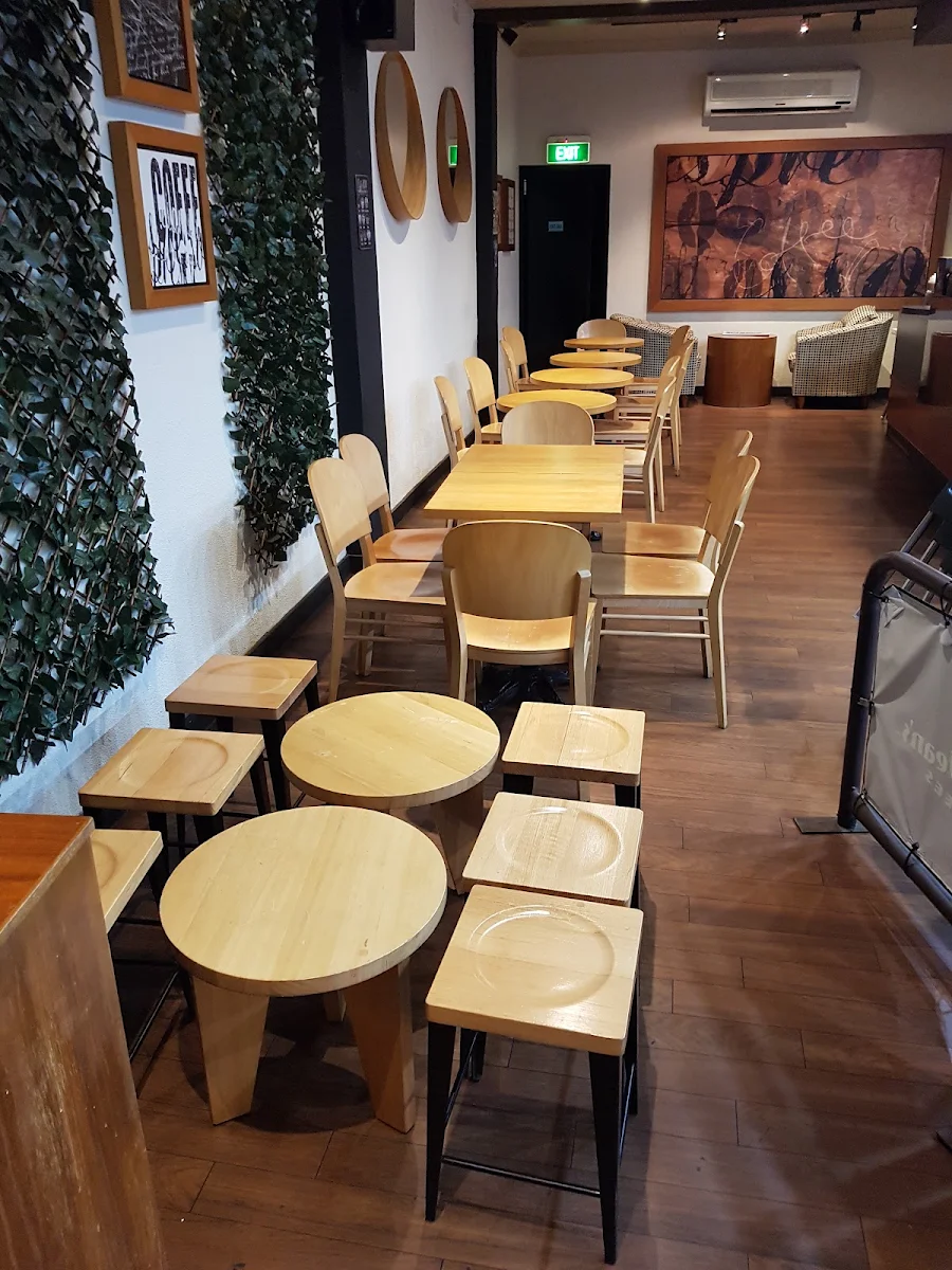 Vibe, Gloria Jean's Padstow