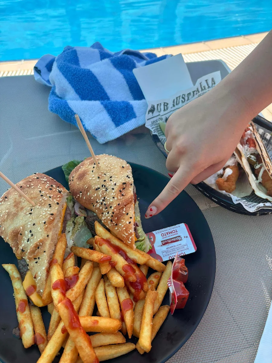 Food & drink, Poolside Bar & Grill