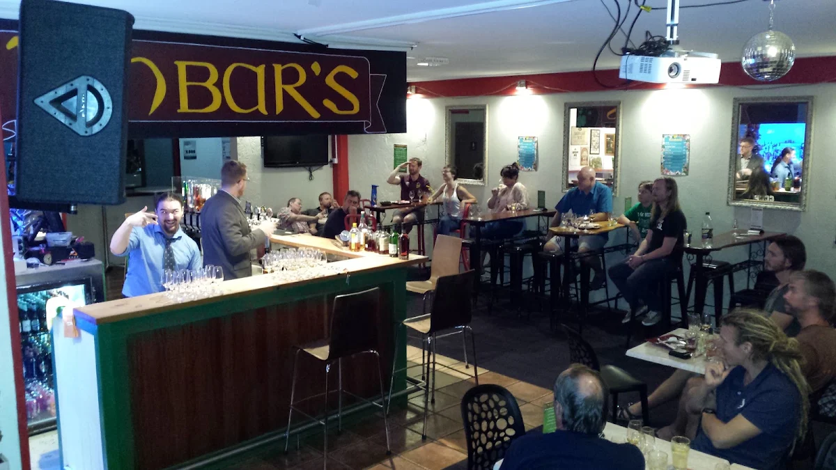 Vibe, Finbar's Lounge Bar