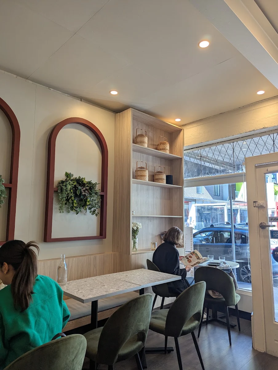 Vibe, Be Mon's Northern Thai Cuisine