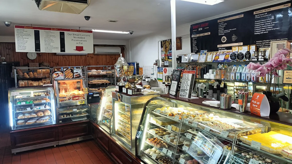 Vibe, Buddy Bakery