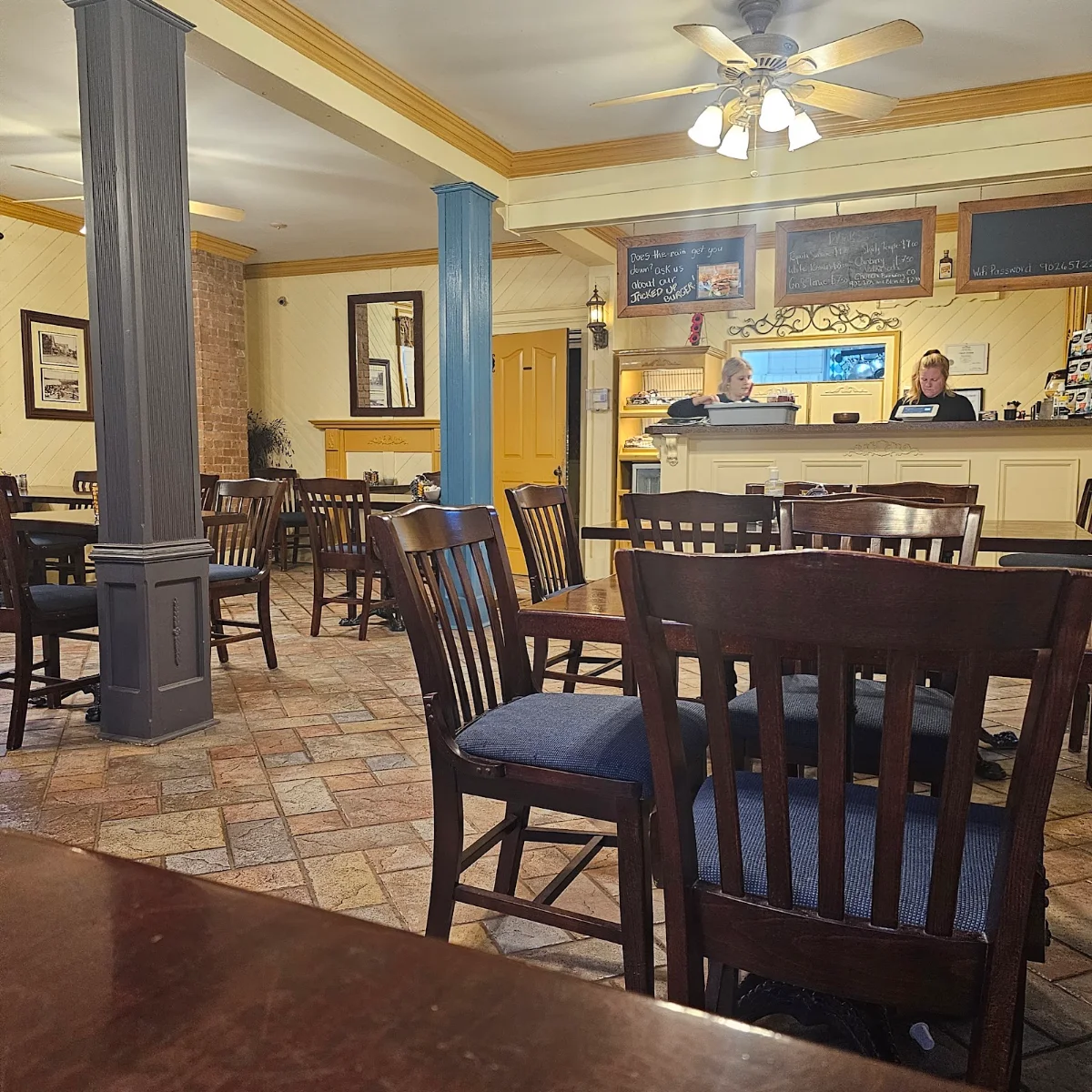Vibe, Chowder House on Main