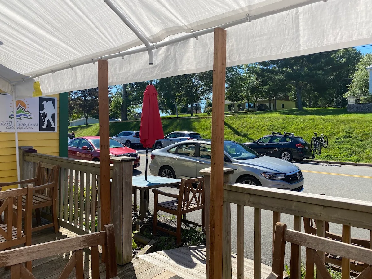 Vibe, Chowder House on Main
