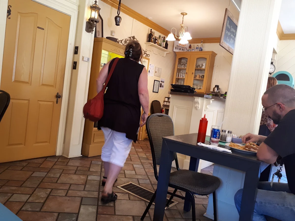 Vibe, Chowder House on Main