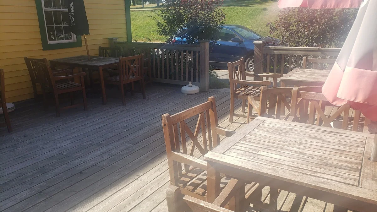 Vibe, Chowder House on Main