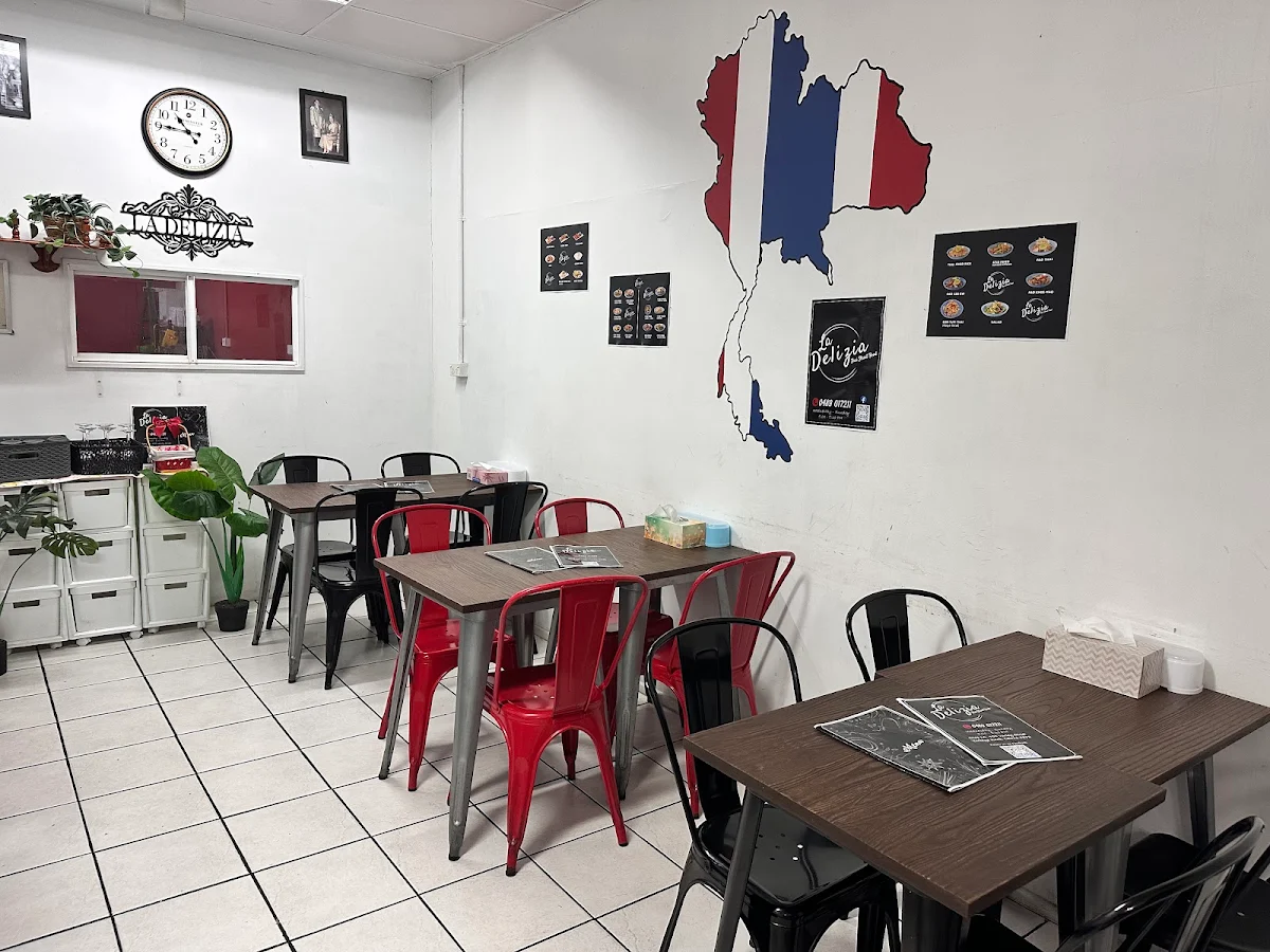 La Delizia - Thai Street Food cover