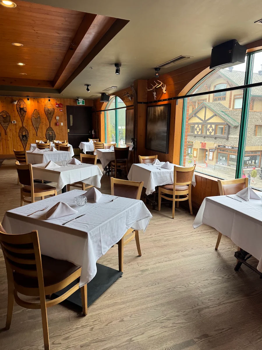 Vibe, The Maple Leaf Steak & Seafood