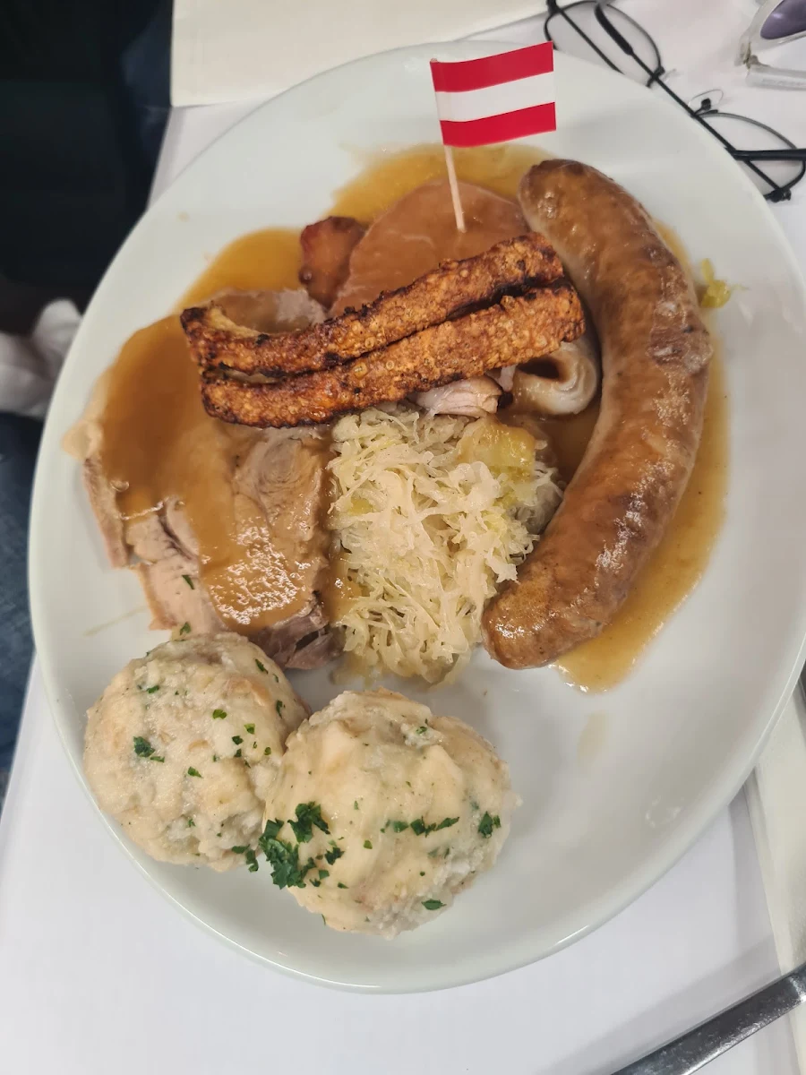 Food & drink, Austrian Club Restaurant